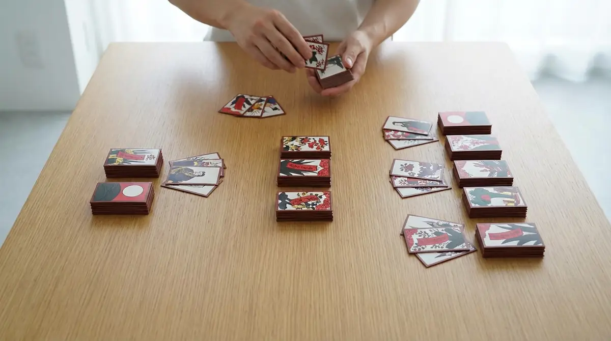 【一覧表】花札の配り枚数|2人・3人・4人別まとめ
